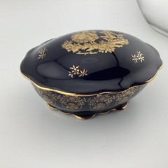 Limoges Castel Oval Trinket box with 22K Gold Design, made in France