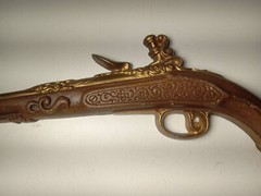 Pair of Vintage Sexton Flintlock Pistols Metal Wall Art Decor