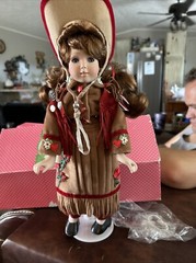 Lil Ladies of the Wild West ANNIE OAKLEY 14″ Porcelain Doll