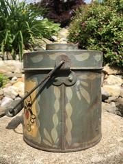 Vintage Jean Dewey Signed Primitive Painted Toleware Bail Handle Tin Lunchbox