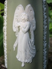WEDGWOOD RARE TEA CADDY GREEN DIP JASPER AND WHITE RELIEFS OF ZEPHYRS AND GARLAN