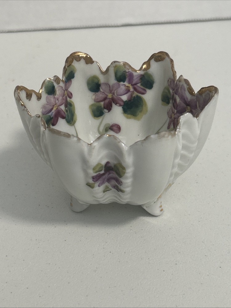 Vintage Unbranded Violet 3 Footed Candy Nut Dish Gold-Copper Tone Rim And Feet