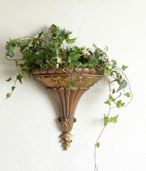 Vintage Burwood Ornate Gold & Brown Wall Pocket Planter Sconce Acanthus Leaf