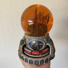 Harry Potter Journey to Hogwarts Illuminated Glitter Globe Bradford Exchange COA