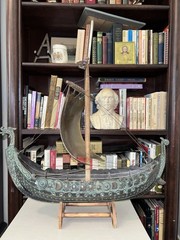100% COPPER & WOOD NORWEGIAN VIKING SHIP W/WOODEN STAND APROX 16” L, 14” T, 4″ W