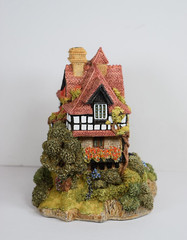 Lilliput Lane Beacon Heights. In excellent condition, original box with deed.