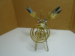 GOLD COLOR METARL ART BUMBLE BEE HANGING GARDEN 5.25″ X 4.5″ FIGURE UNBRANDED
