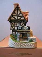 David Winter Cottages The Weavers Lodgings In excellent condition, boxed.