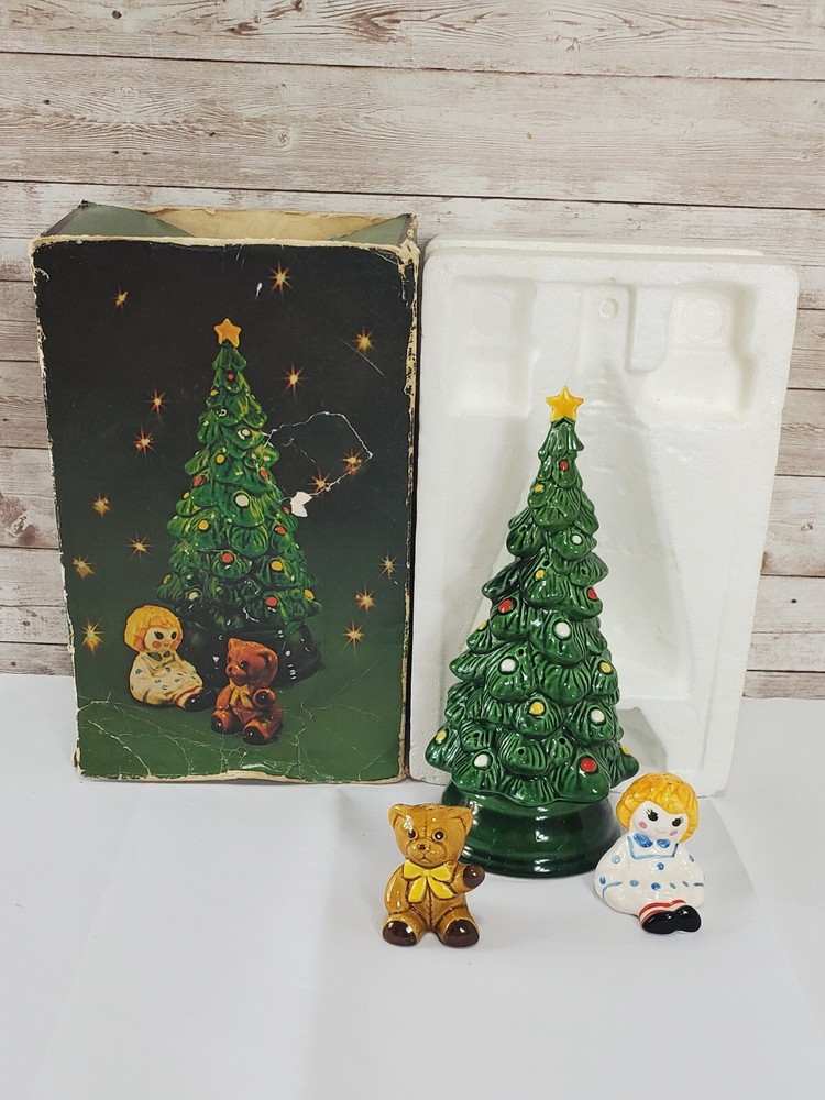 Vintage Avon Christmas Tree Hostess Ceramic Set Salt & Pepper Brazil Pomander