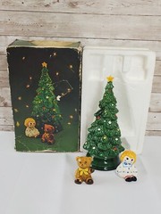 Vintage Avon Christmas Tree Hostess Ceramic Set Salt & Pepper Brazil Pomander