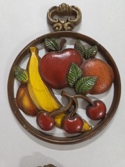 “Vintage 1975 Sexton USA, Metal Fruit Wall Plaques Set of 4