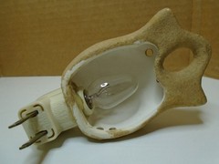 NATIVE AMERICAN CERAMIC HOWLING WOLF NIGHT LIGHT UNBRANDED (SF351) WORKS
