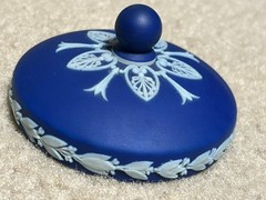 ANTIQUE WEDGWOOD BLUE JASPER jasperware TOBACCO JAR England 3 1/2
