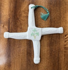 Belleek St Brigid’s Day Cross Ireland Wall Hanging Ornament Shamrock Signed