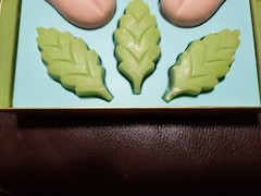 Vintage Avon Spring Tulips Hostess flower soap set un-used in 1970’s orig box
