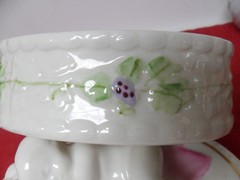 IRISH BELLEEK PORCELAIN “MILLENNIUM 2000” oval TRINKET BOX sleeping baby[*12]