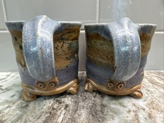 David Hendley Old Farmhouse 10 oz Pottery Mugs w/Feet, Signed HM/MC PO-VG++