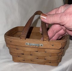 Longaberger 1993 Small Key Basket With Leather strap & Wall Hanger 5 in x 4 in