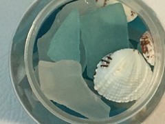 EUC PartyLite 10 oz Decorative Blue Sea Glass Shells Real Seashells Original Box