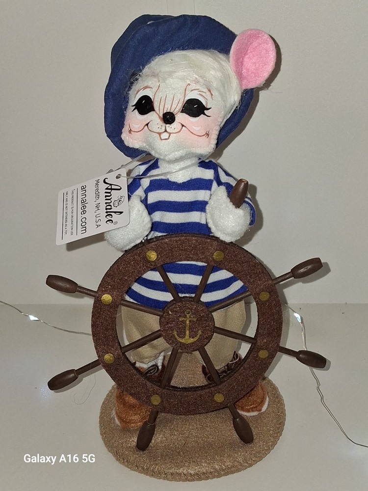 ANNALEE NEW Sailor Mouse 8″ Plush w/ Ship Wheel helm. White/Blue 2005 adorable.
