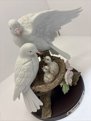 Homco Classic Porcelain Nature’s Promise 1993 Bird Figurine Home Interiors 9192