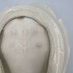 White Ceramic Praying Hands Decorative Trinket Dish Leaf & Berry Open Hands