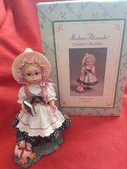 1999 Madame Alexander Mother Goose Figurine in Original Box/Packaging 90220
