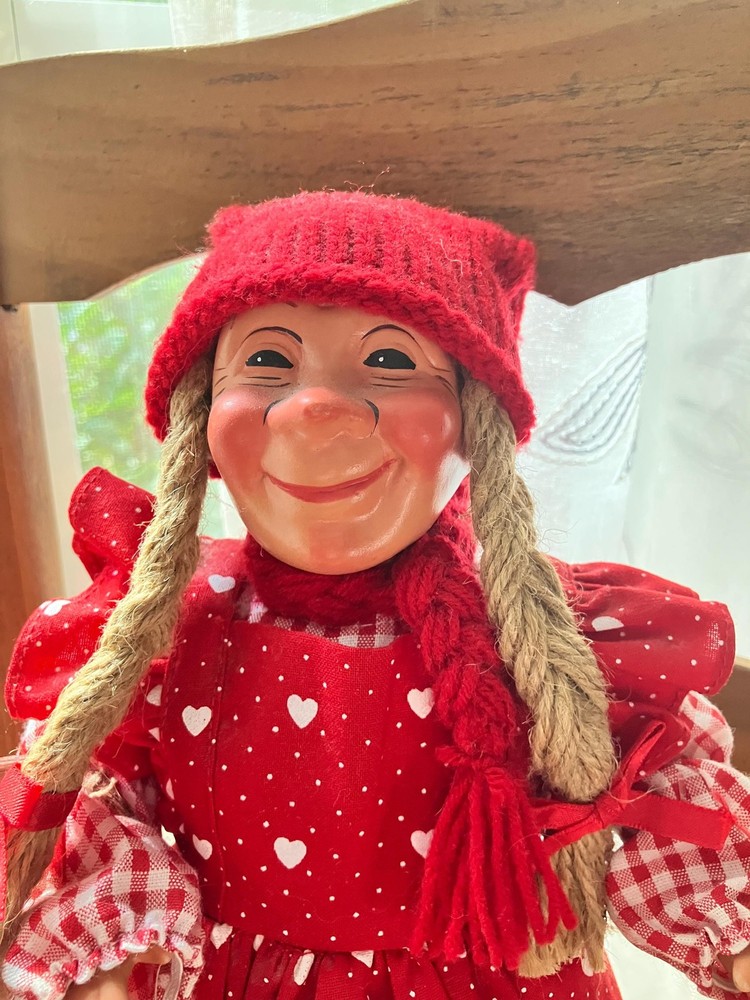 Vintage Christmas Tregaardens Julehus Art Doll: Handpainted from Norway