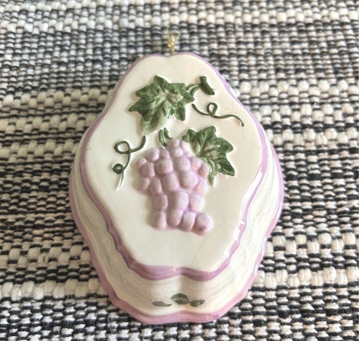 Vintage Hand-Painted Ceramic GrapeMold Wall Hanging Pastel Cottagecore Kitchen