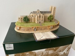 Lilliput Lane “Westminster Abbey” Britain’s Heritage – Code L2285 (2000) – Boxed