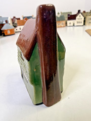RARE Mudlen End Studio Felsham Suffolk Pottery Miniature House Cottage 26G Green