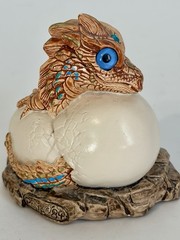 1984 Windstone Editions Brown Hatching Baby Dragon Figurine ~ M. Peña. Nestling