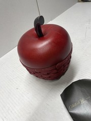 Longaberger 2007 Collectors Club RED APPLE Delicious BASKET Lid Protector New