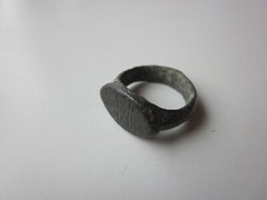 unique ancient Viking engraved relief massive bronze ring .IX – X AD.