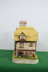 David Winter Collectors Guild Plough Farmstead In original box with a COA.