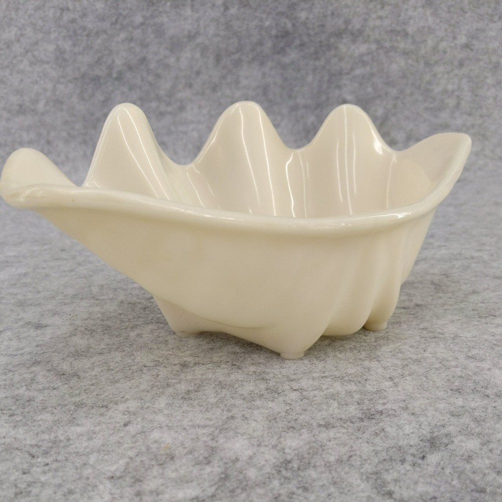 Vintage Shell White Plastic Clam Dish Tray Display Soap Candy MCM Coastal