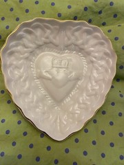Belleek Ireland Claddagh Heart Candy/Nut/Trinket 7″ Dish 9th Blue Mark Perfect