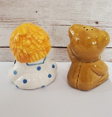 Vintage Avon Christmas Tree Hostess Ceramic Set Salt & Pepper Brazil Pomander