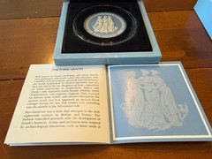2018 Wedgwood Blue Jasperware 5 Pound Coin The Three Graces Ltd Ed 449 COA Box