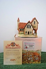 David Winter Staffordshire Vicarage. In excellent condition with COA, boxed.