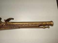 Pair of Vintage Sexton Flintlock Pistols Metal Wall Art Decor