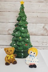 Vintage Avon Christmas Tree Hostess Ceramic Set Salt & Pepper Brazil Pomander