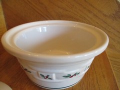 Longaberger Traditional Holly Small Covered Dish Christmas *shipping included!*