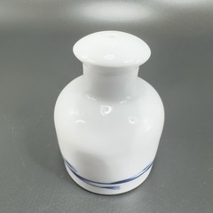 Kari Trestakk Of Norway By Cardinal Philippines Porcelain Salt And Pepper Shaker
