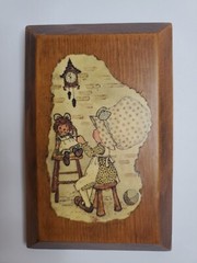 Wood Handmade Plaques Hobby 70s Style Primitve Country 2 Count 3.88″ Wide 6″ Tal