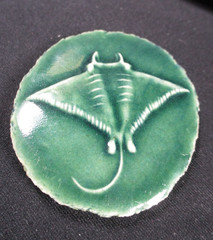 Bob Hoenig Maui 4.25” Sea Turtle Footed Trinket Dish Signed & Stingray Magnet