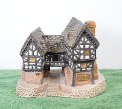 David Winter Tudor Manor House Mold 2. In excellent condition.