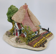Lilliput Lane “Gardners Cottage”, Collectors Club Special, United Kingdom. 1991.