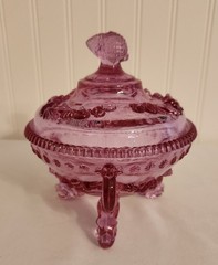 Westmoreland Argonaut Shell & Dolphin 3 Footed Pink / Purple Glass Covered Dish