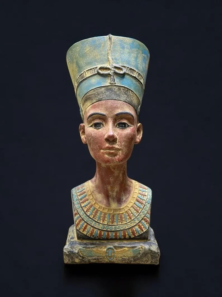 Nefertiti Pharaonic Head : Authentic Ancient Egyptian Artifact 1370 – 1330 BC